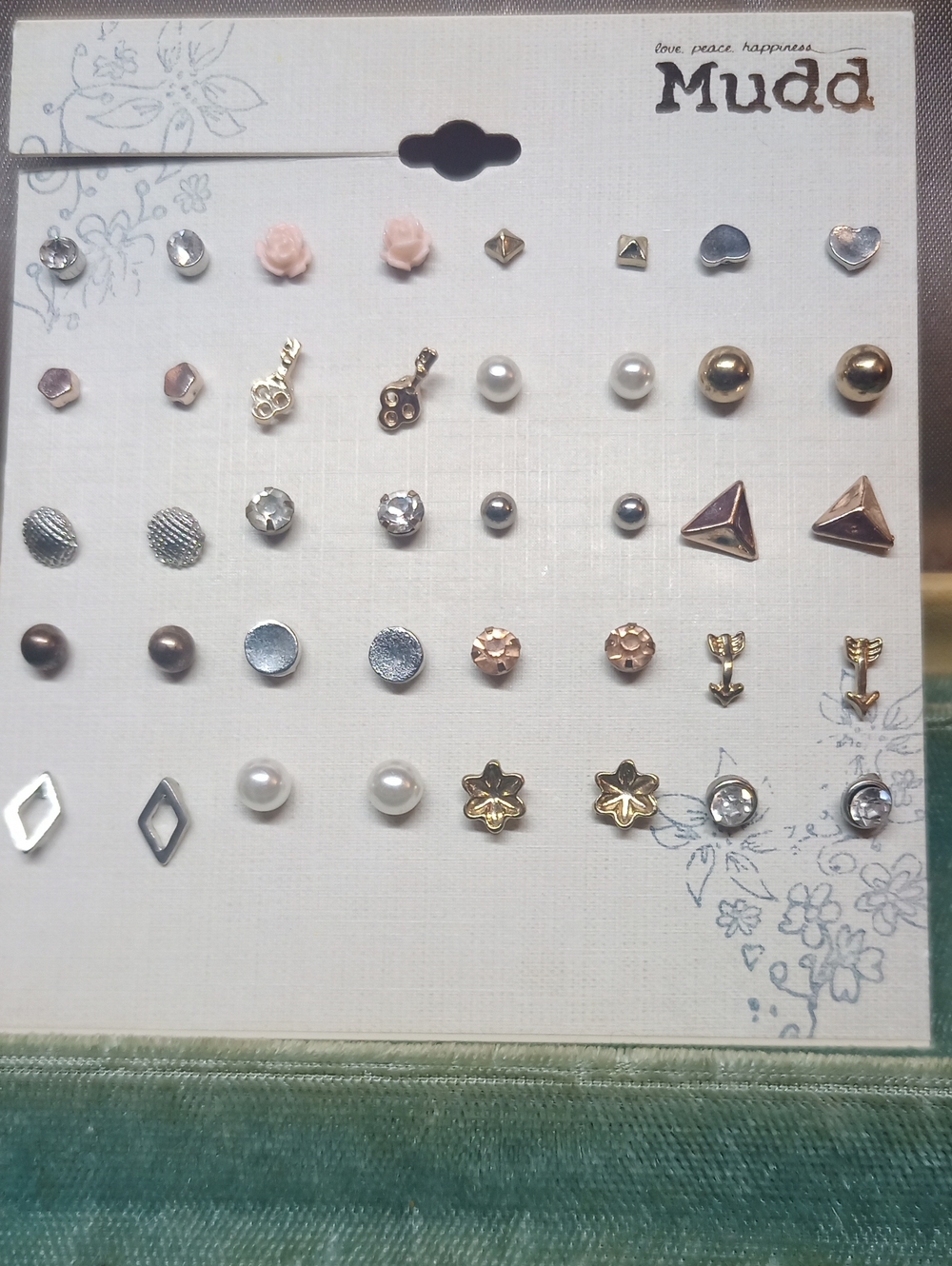 20 Pairs Mudd Mixed Stud Earring Set in Gold, Silver, Pink and Pearl